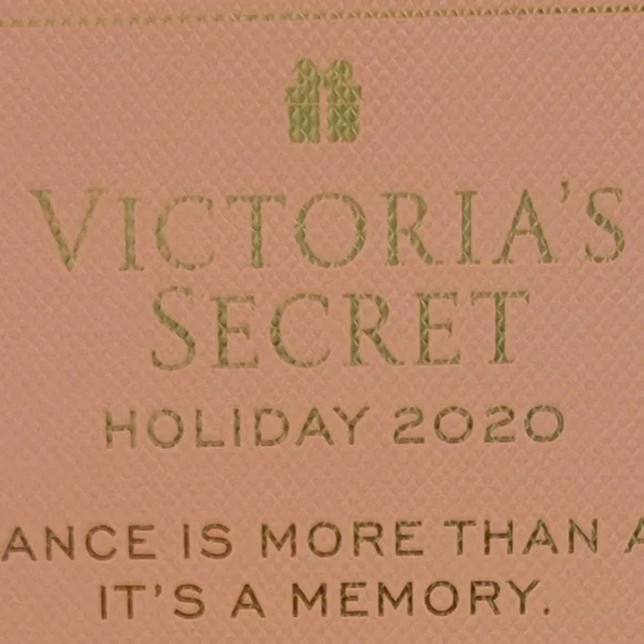 Victoria's Secret 2020 Holiday Set - Picture 3 of 8